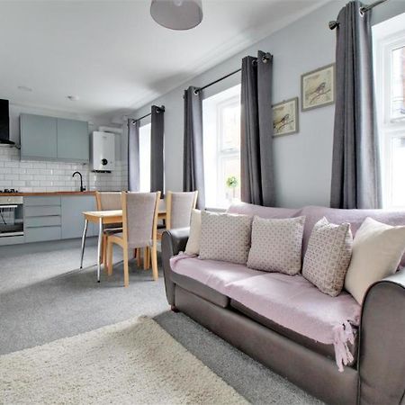Nelson By The Docks Serviced Apartments By Roomsbooked Gloucester Luaran gambar
